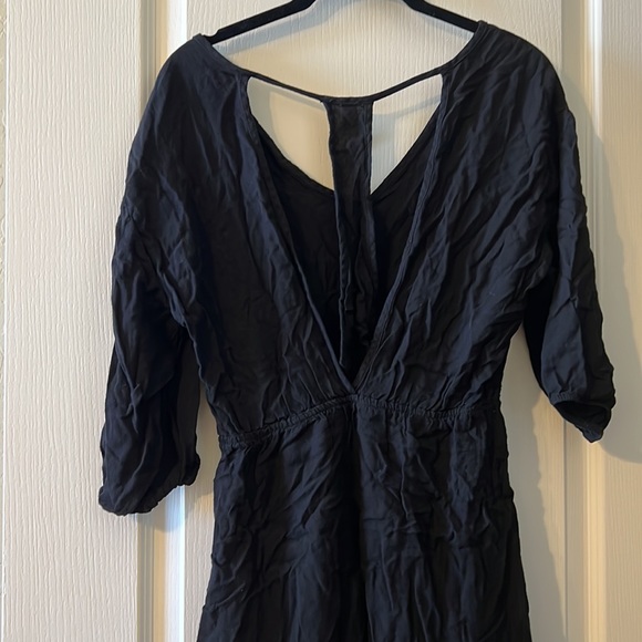 Medium Black Dress with open back detail - Picture 5 of 5